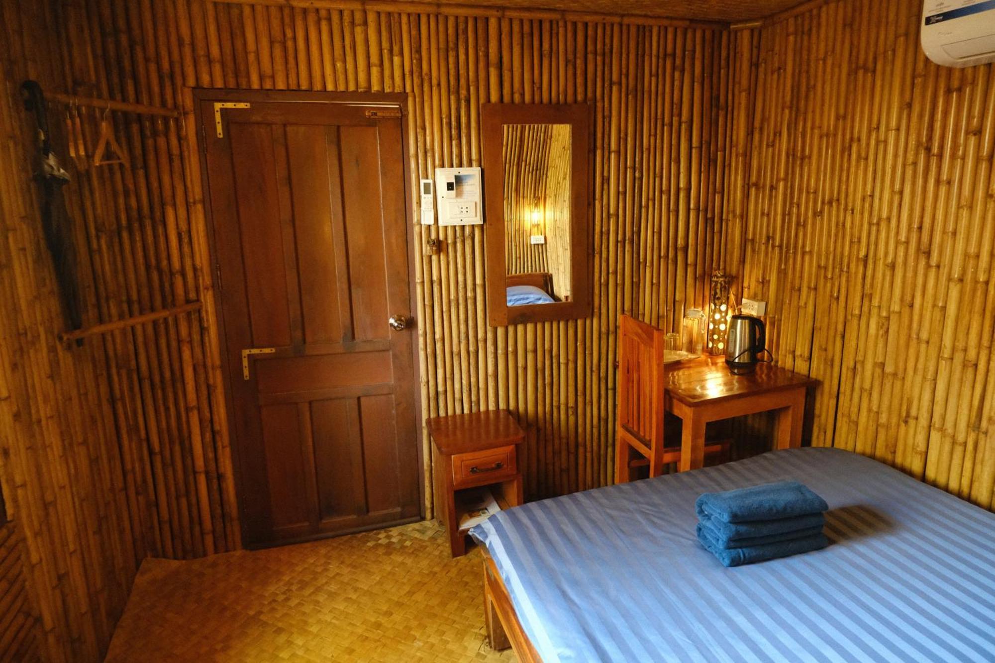 Nana Bungalows Ban Tan Pokoj fotografie